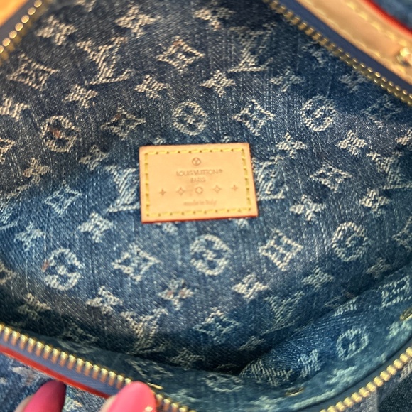 EEEEKKK!!  Louis Vuitton High Rise Bum Bag 100% Auth!!!! Receipts - Picture 11 of 13